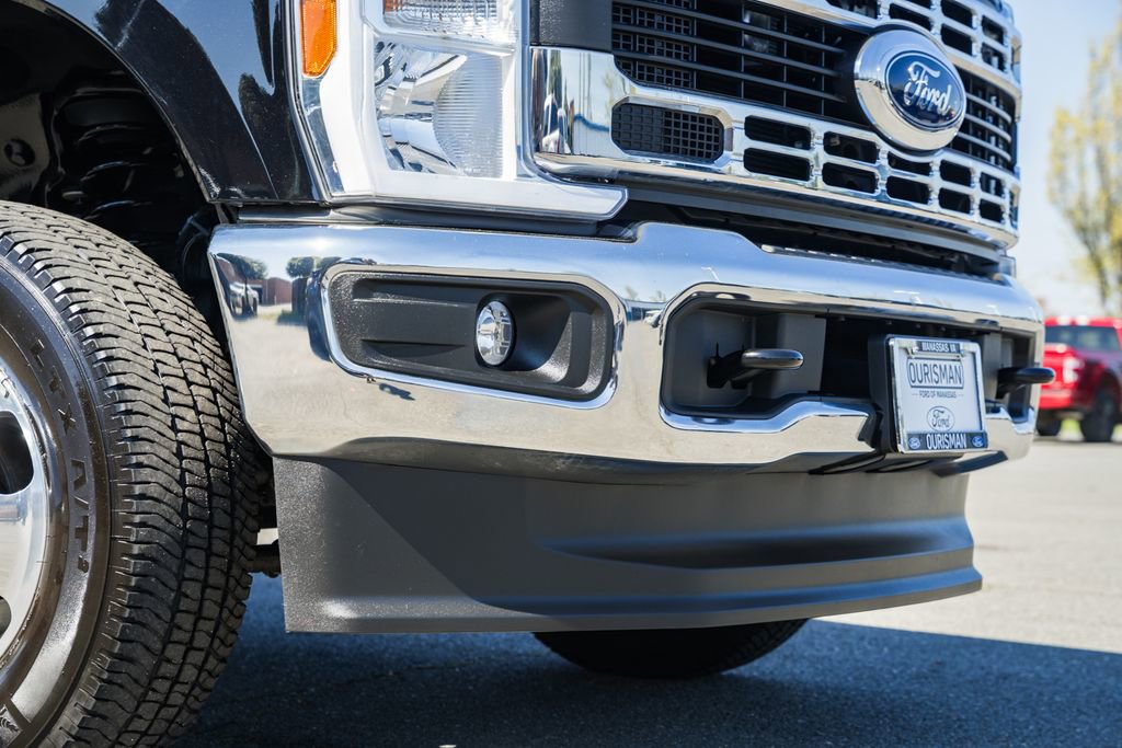Certified 2025 Ford F350 XLT image 15
