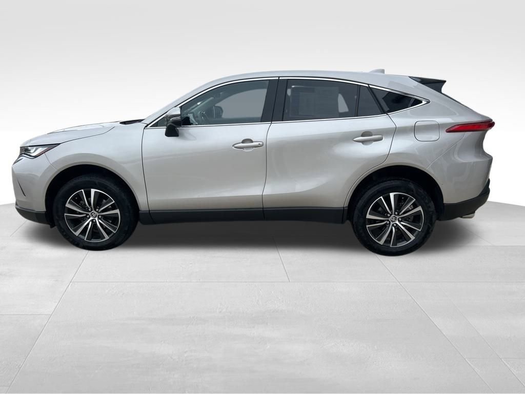 Used 2024 Toyota Venza LE image 3