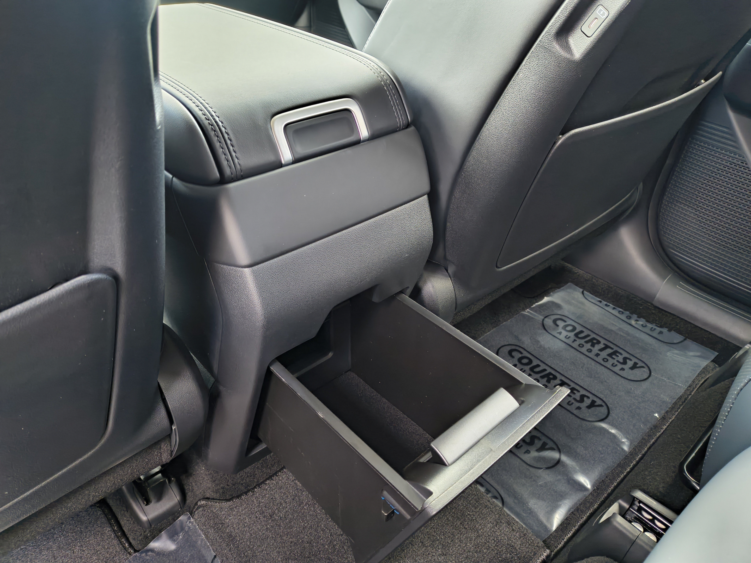 New 2027 Hyundai Santa Fe SEL FWD image 16