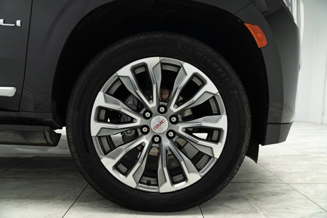 Used 2023 GMC Yukon XL Denali image 36