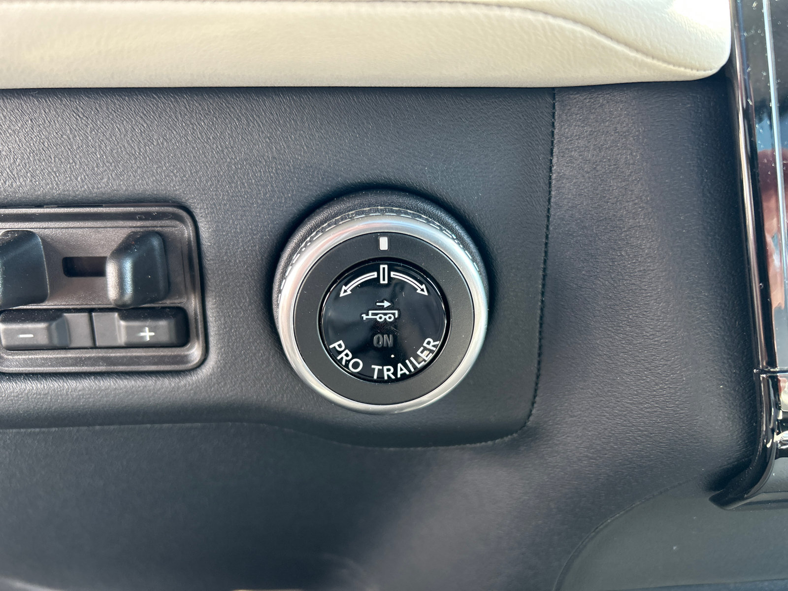 New 2026 Lincoln Navigator Reserve AWD/4WD image 24