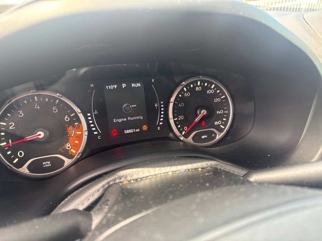 Used 2017 Jeep Renegade Altitude FWD image 3