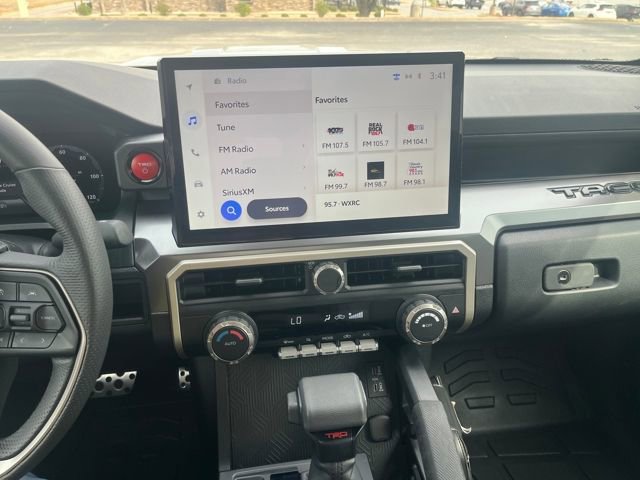 Used 2025 Toyota Tacoma TRD Sport AWD/4WD image 23