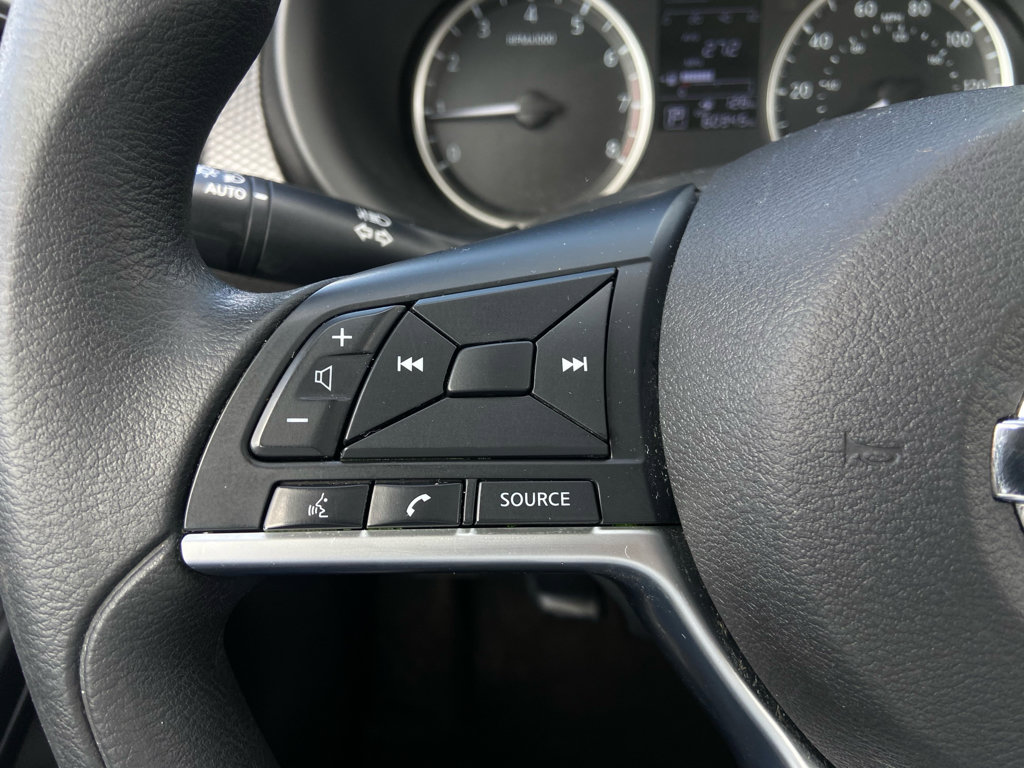 Used 2019 Nissan Kicks S image 18