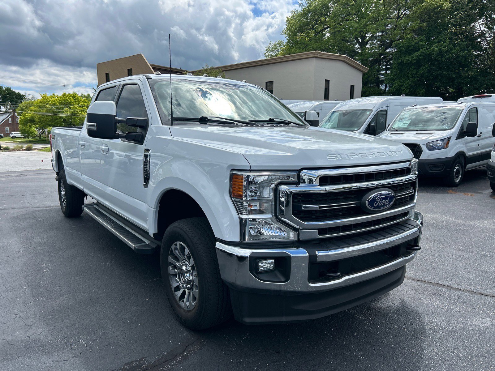Certified 2022 Ford F350 Lariat w/ Lariat Value Package AWD/4WD image 3