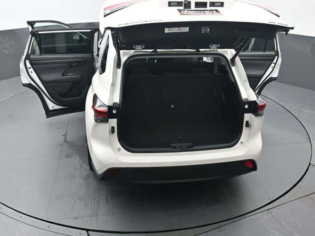 Certified 2021 Toyota Highlander LE image 51