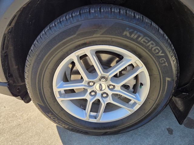 Used 2025 Ford Explorer Active w/ Active Comfort Package image 11