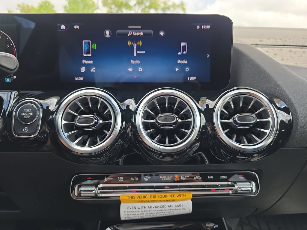 New 2026 Mercedes-Benz GLA 250 4MATIC image 23