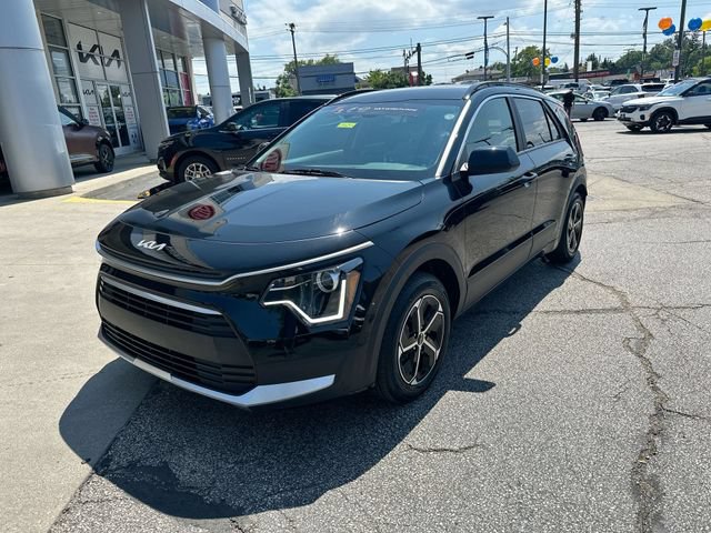 Certified 2024 Kia Niro LX FWD image 11