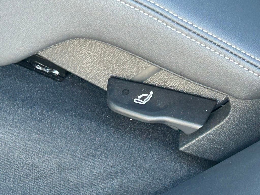 Used 2023 Audi Q8 Premium w/ Convenience Package image 59