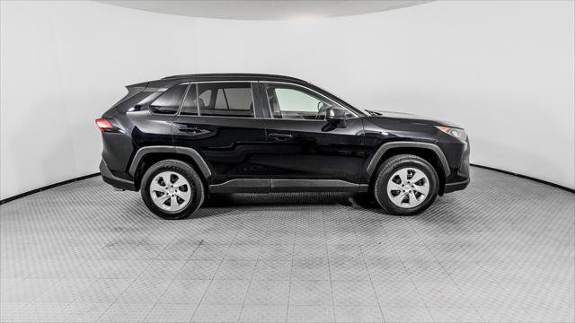 Used 2020 Toyota RAV4 LE FWD image 8