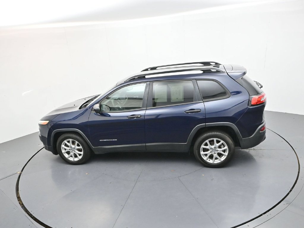 Used 2016 Jeep Cherokee Sport FWD image 19