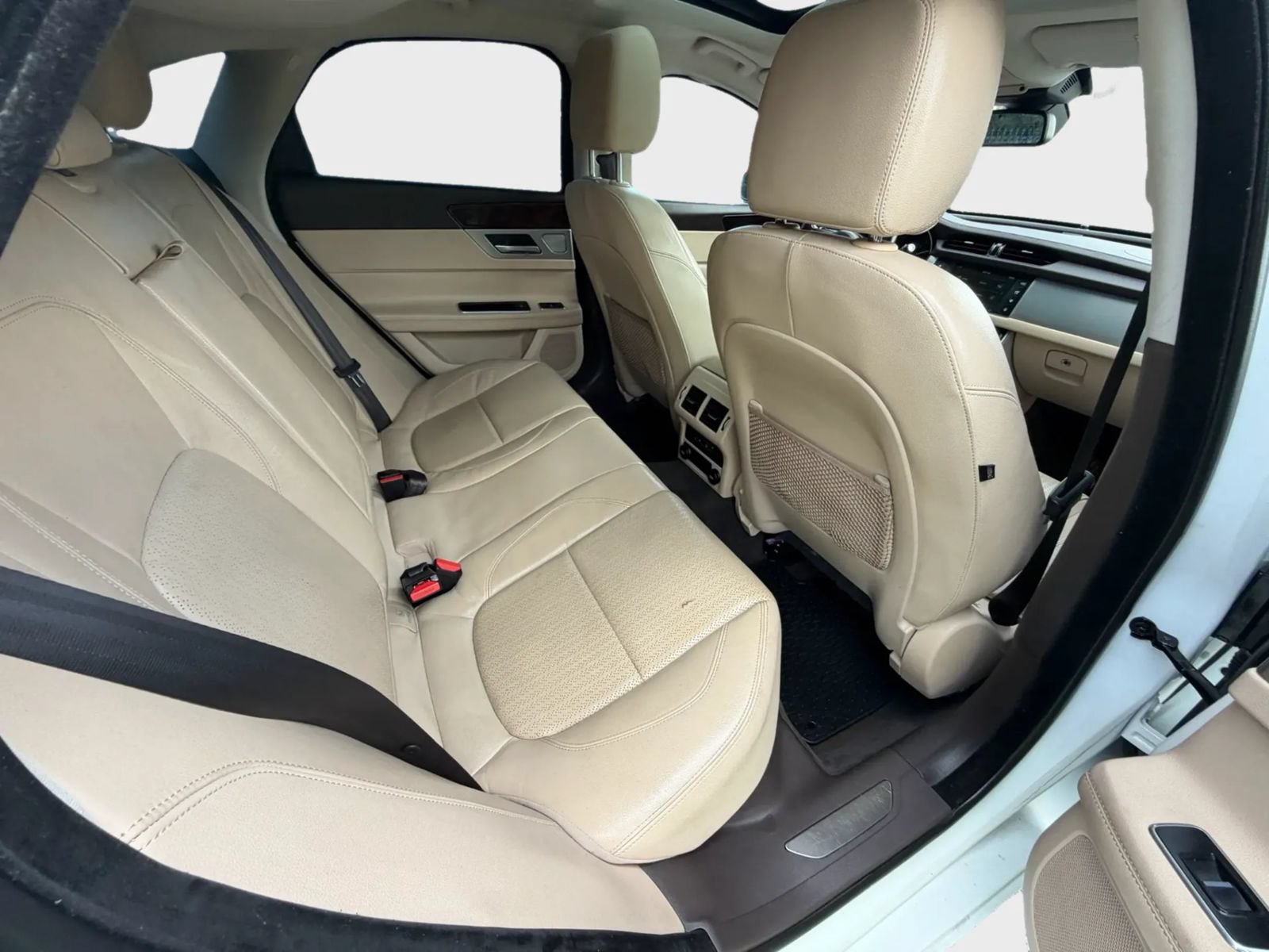 Used 2017 Jaguar XF Prestige RWD image 21