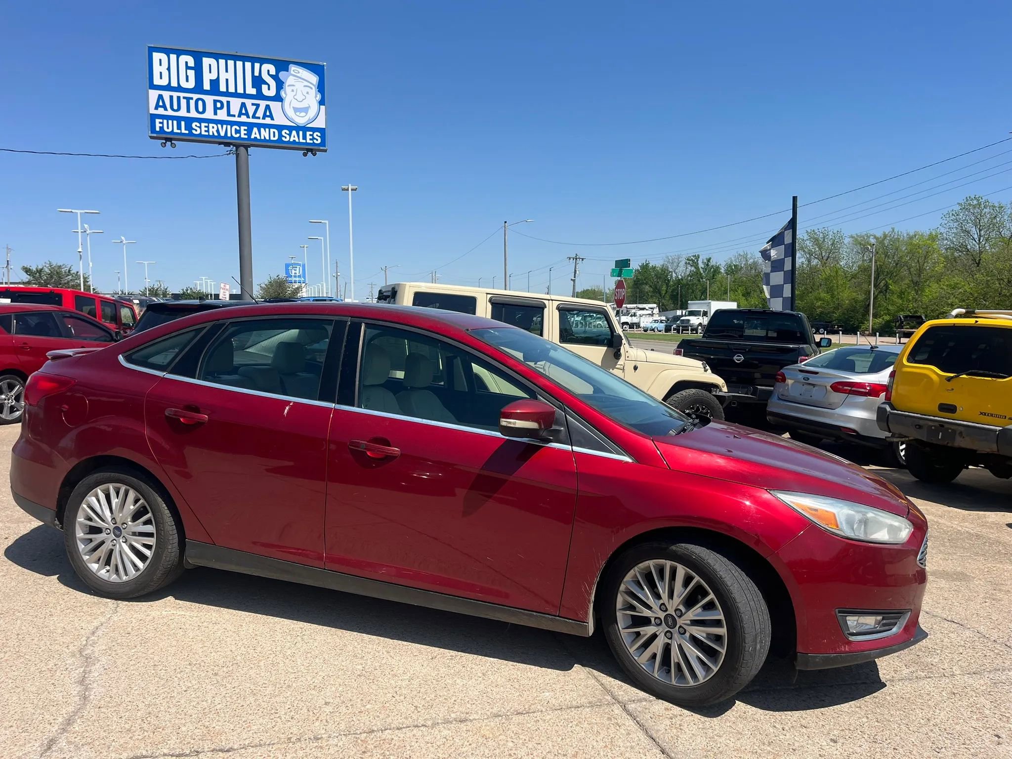 Used 2017 Ford Focus Titanium image 2