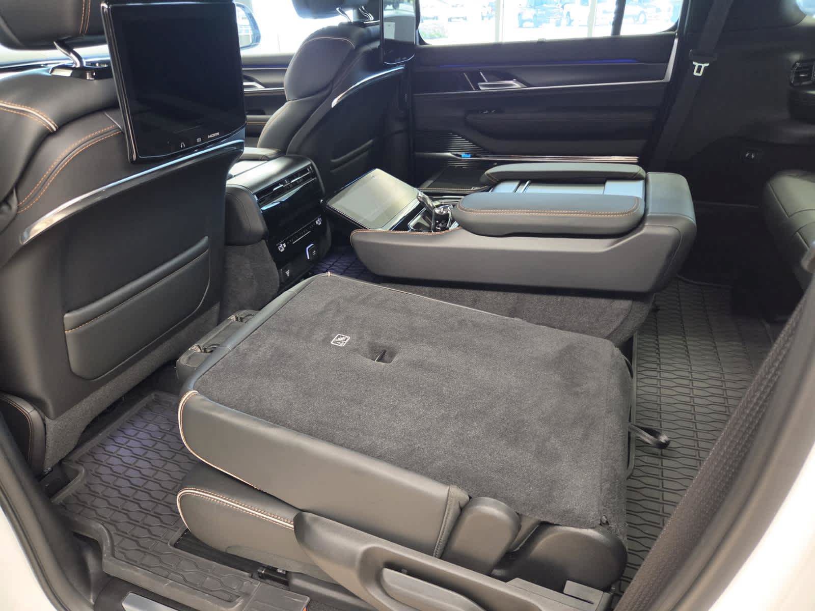 New 2026 Jeep Grand Wagoneer L Summit AWD/4WD image 14