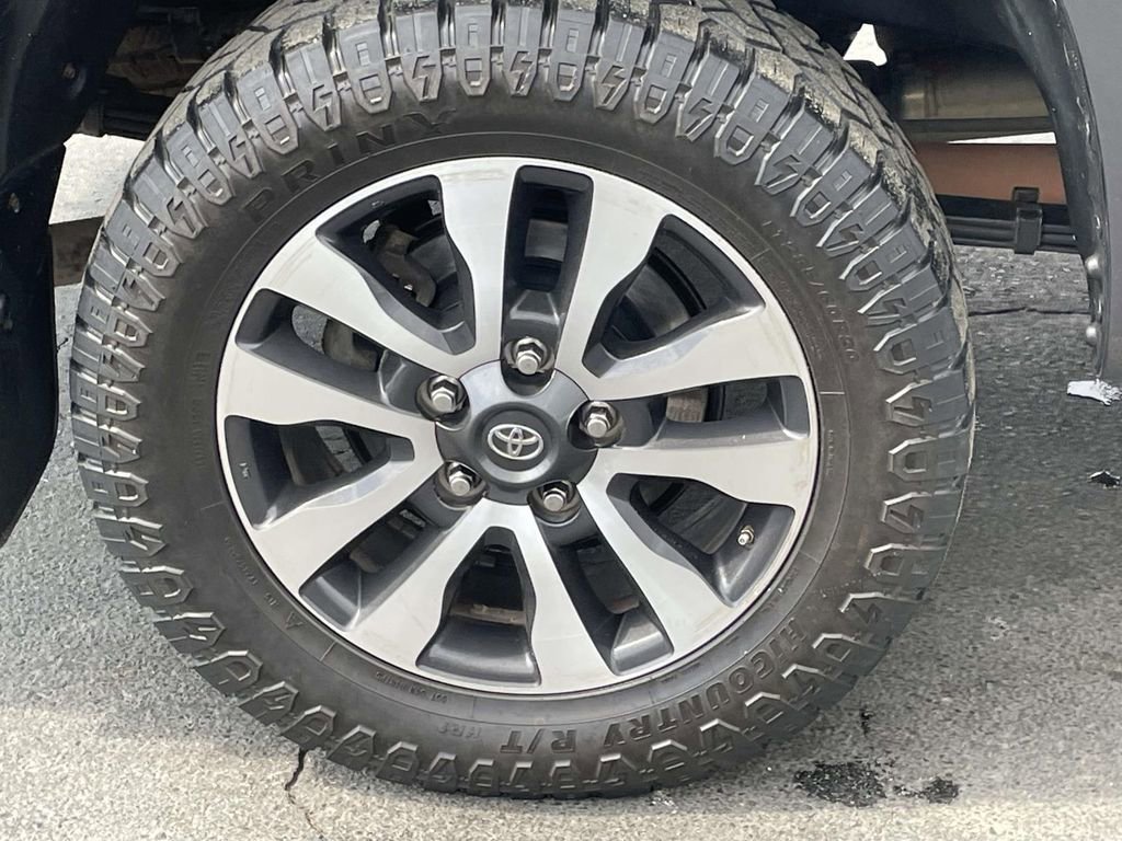 Used 2018 Toyota Tundra Limited w/ Limited Premium Package image 12
