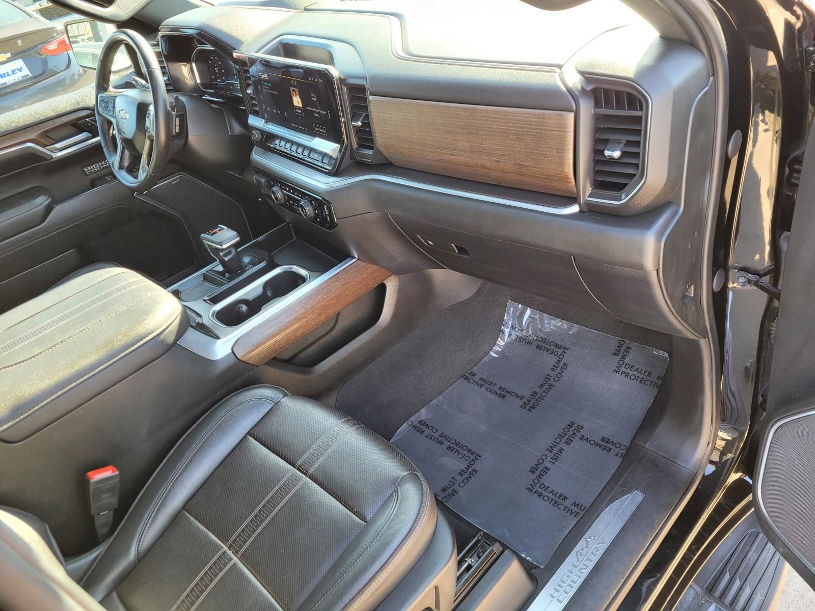 Used 2023 Chevrolet Silverado 1500 High Country w/ High Country Premium Package image 11