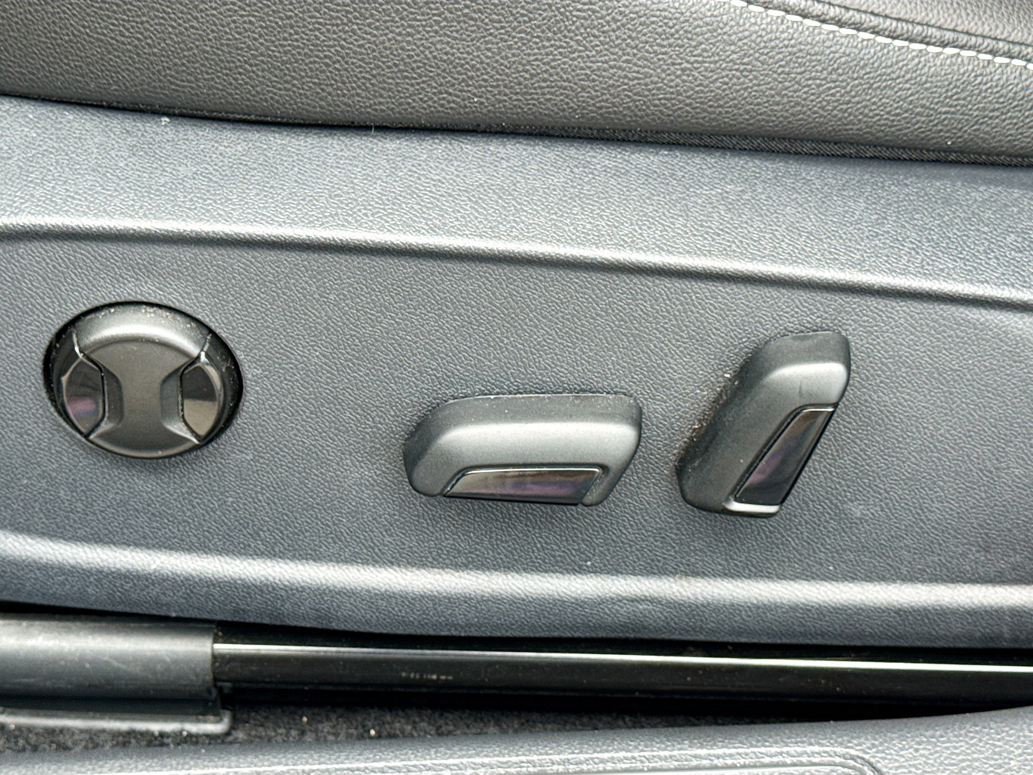 Used 2024 Volkswagen Jetta SE FWD image 23