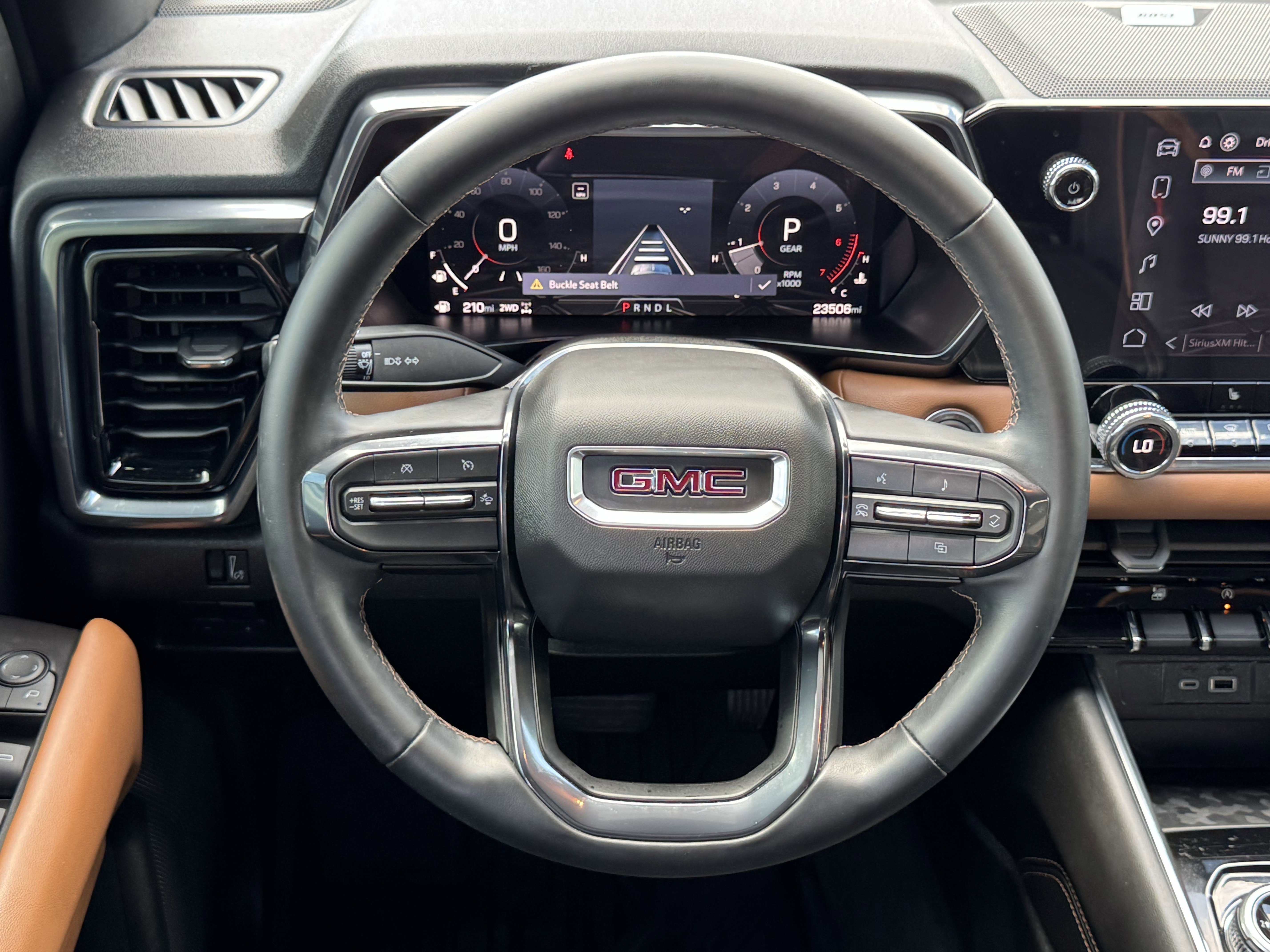 Used 2024 GMC Canyon AT4 w/ Technology Package image 15