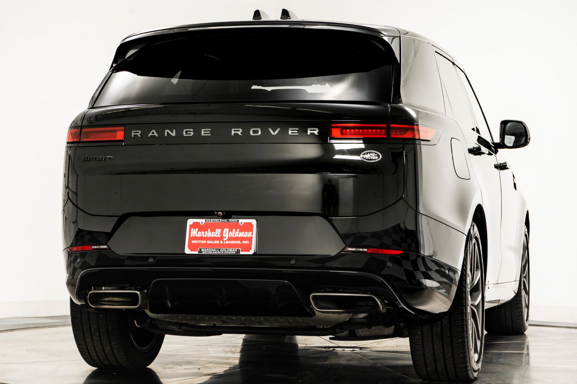 Used 2023 Land Rover Range Rover Sport SE Dynamic image 9