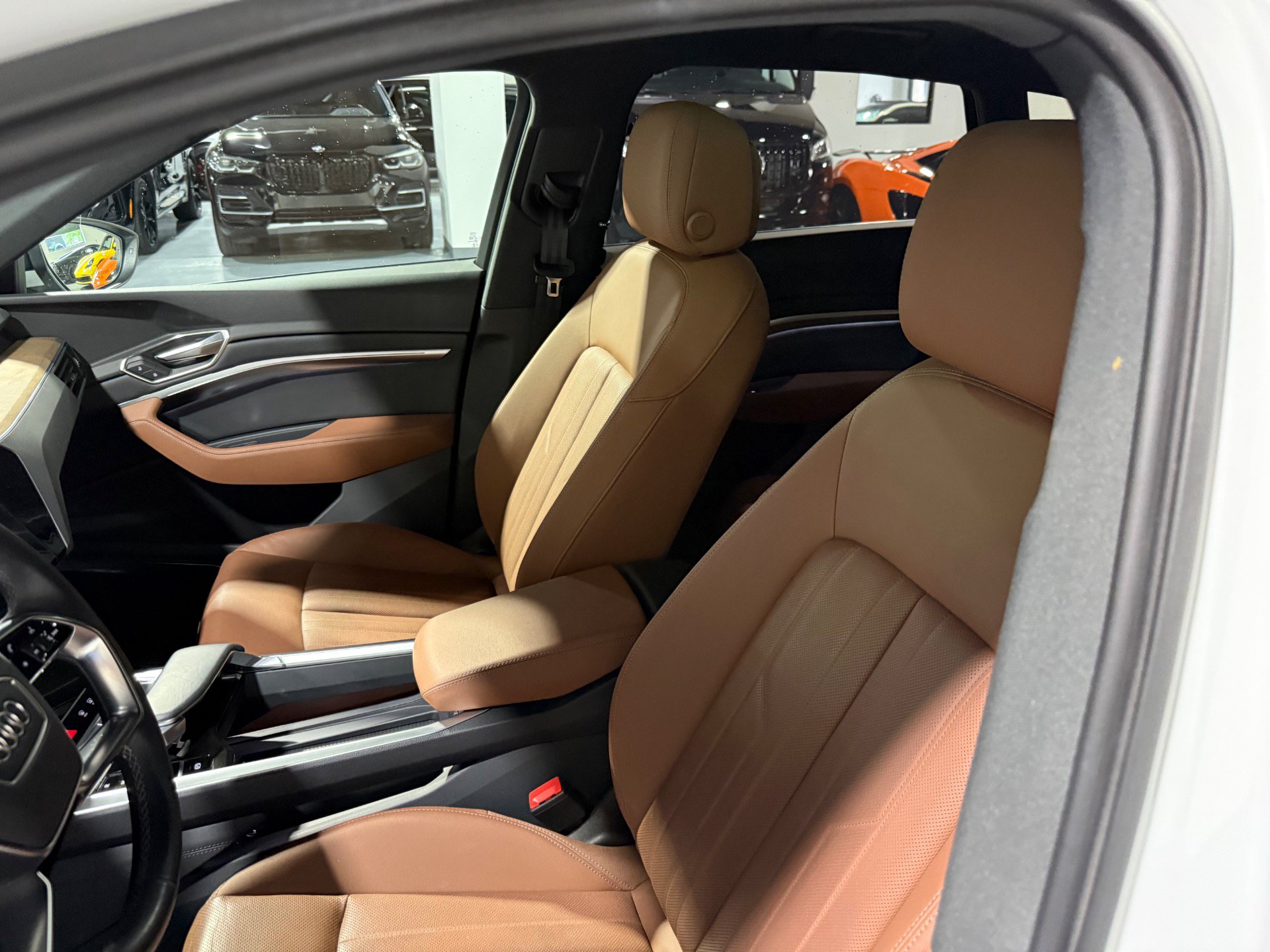 Used 2024 Audi Q8 e-tron Premium Plus w/ Premium Plus Package AWD/4WD image 20