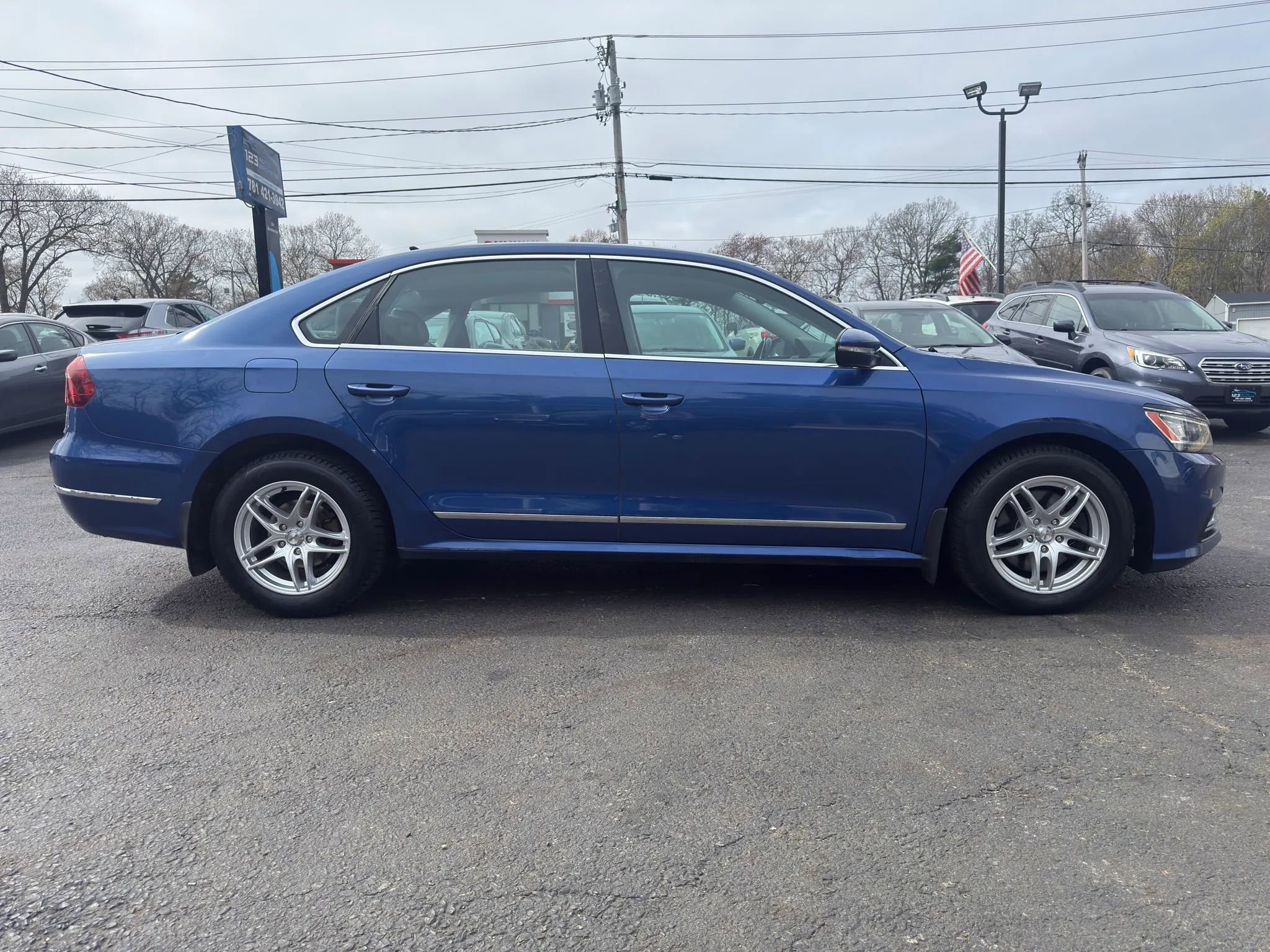 Used 2017 Volkswagen Passat 1.8T SE FWD image 8