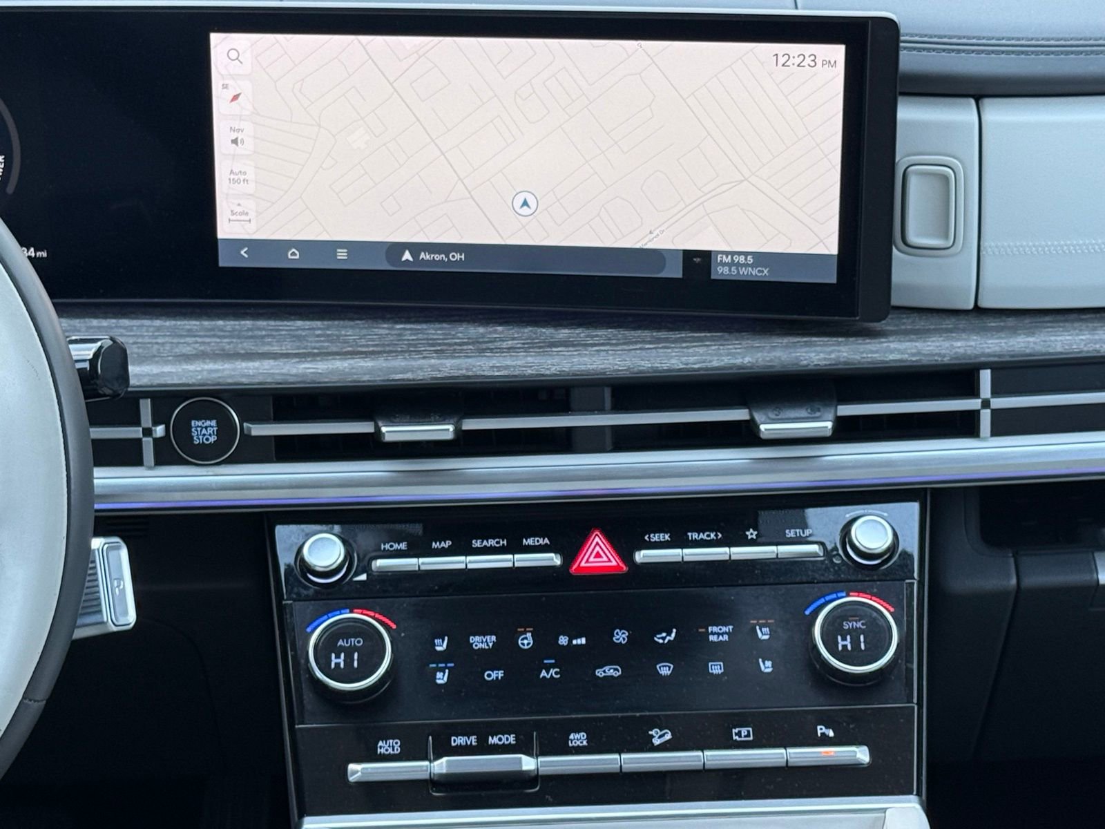 Used 2024 Hyundai Santa Fe Calligraphy image 22