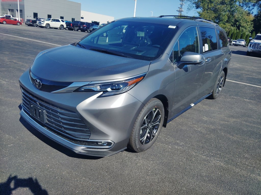 New 2026 Toyota Sienna Platinum AWD/4WD image 2
