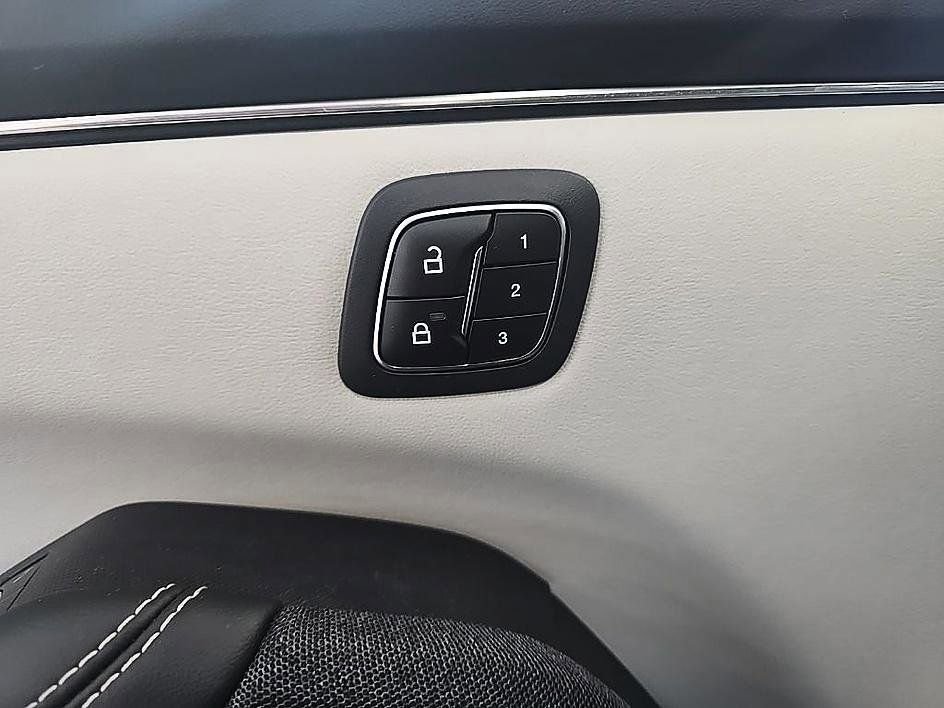 Used 2022 Ford Mustang Mach-E Premium image 14