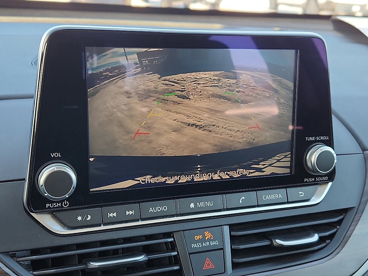 Used 2024 Nissan Altima 2.5 SV image 8