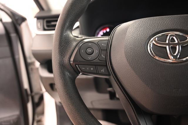 Used 2024 Toyota RAV4 XLE FWD image 21