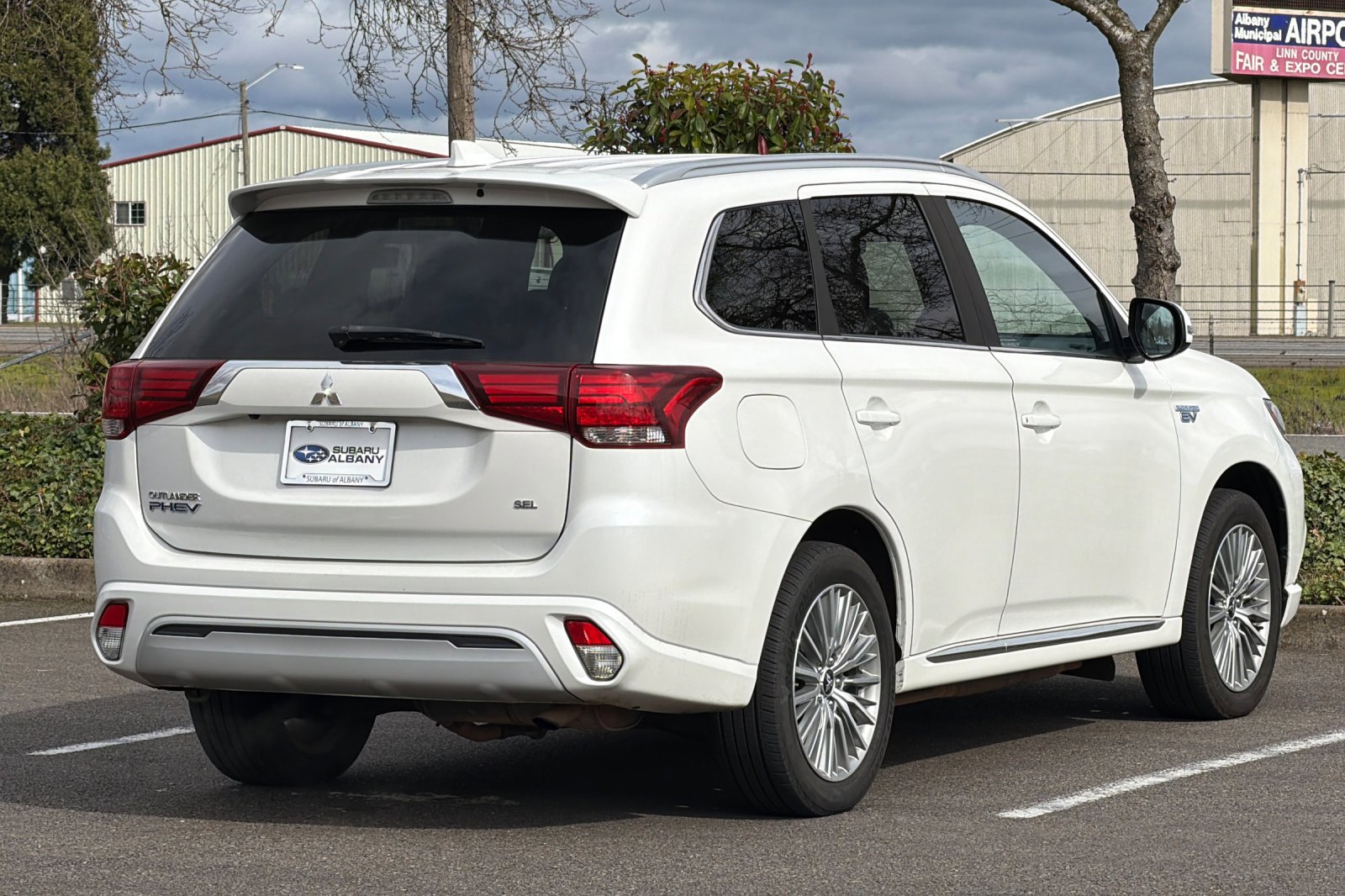 Used 2020 Mitsubishi Outlander SEL image 4