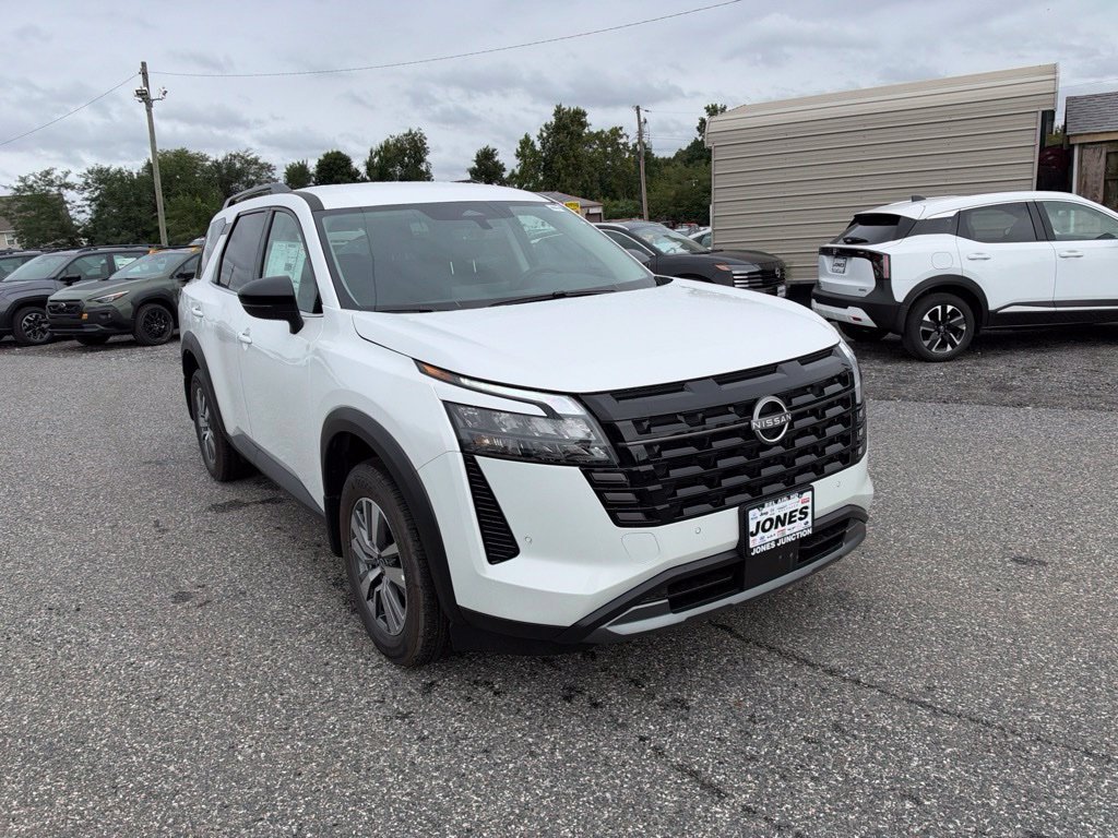 New 2026 Nissan Pathfinder SL FWD image 2