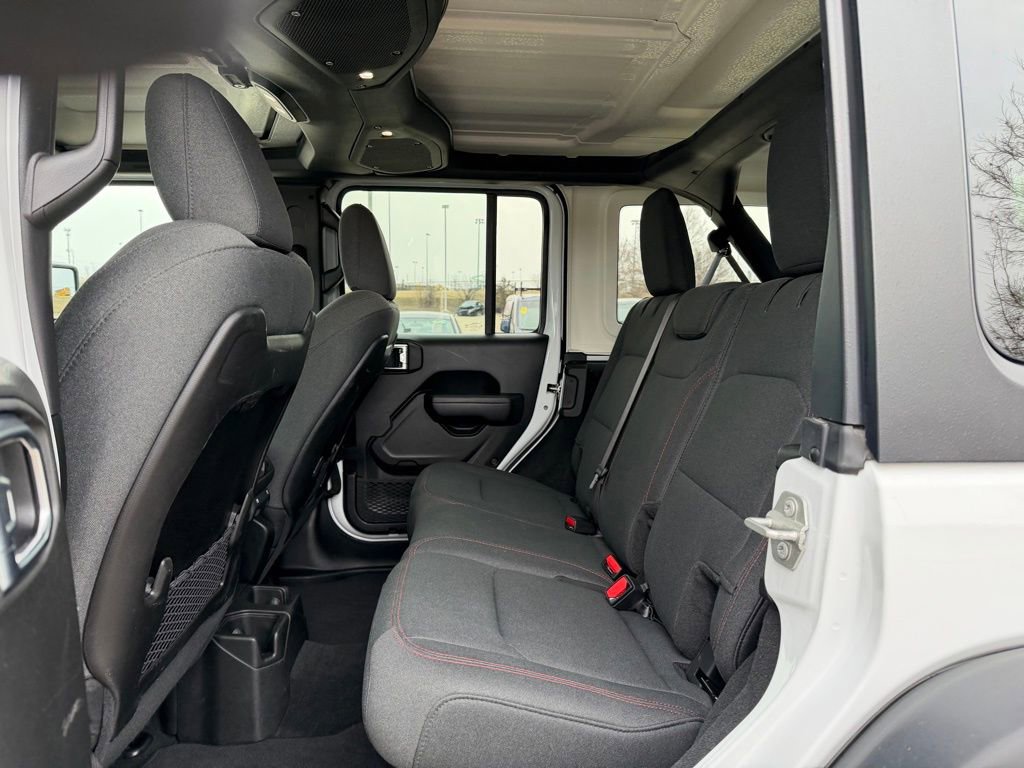 Used 2024 Jeep Wrangler Rubicon image 11
