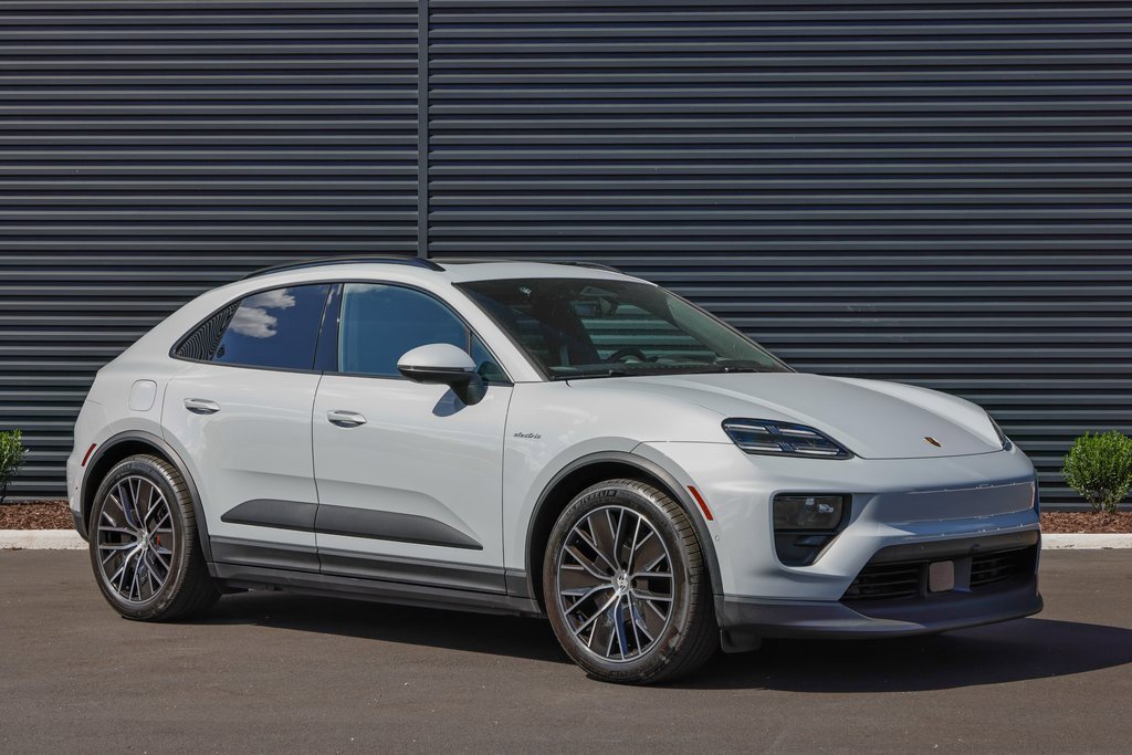 New 2025 Porsche Macan Electric image 7