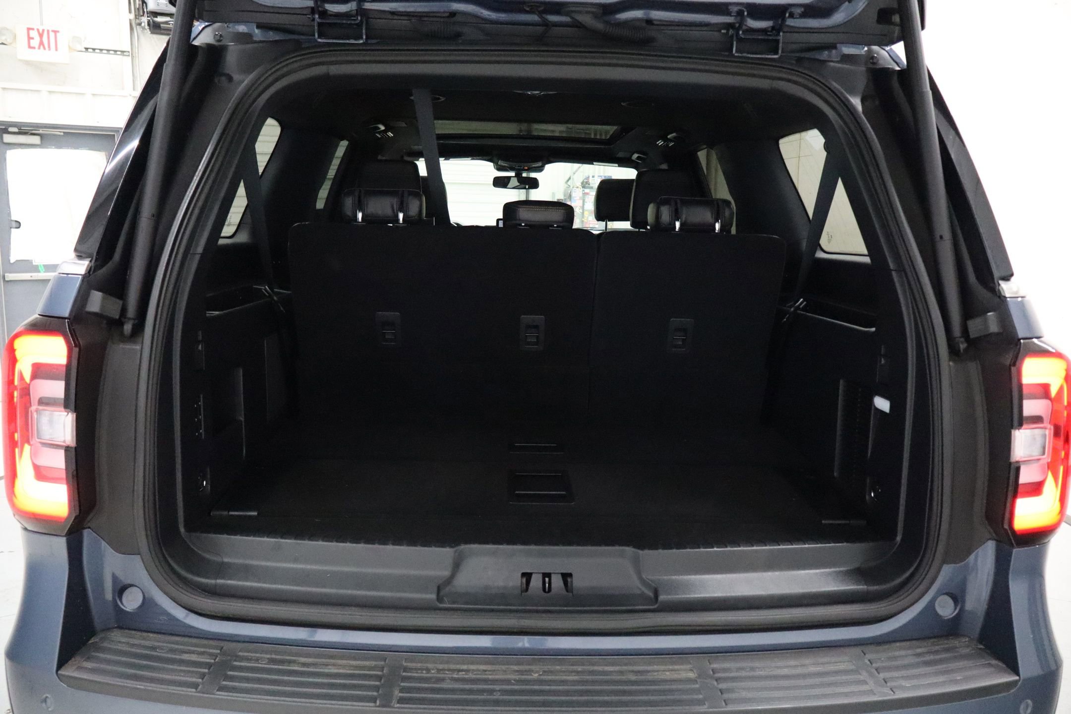 Used 2022 Ford Expedition Max Platinum AWD/4WD image 27