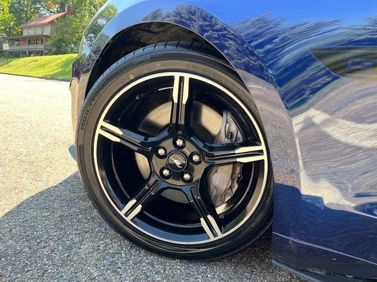 Used 2019 Ford Mustang GT Premium w/ Equipment Group 401A RWD image 42