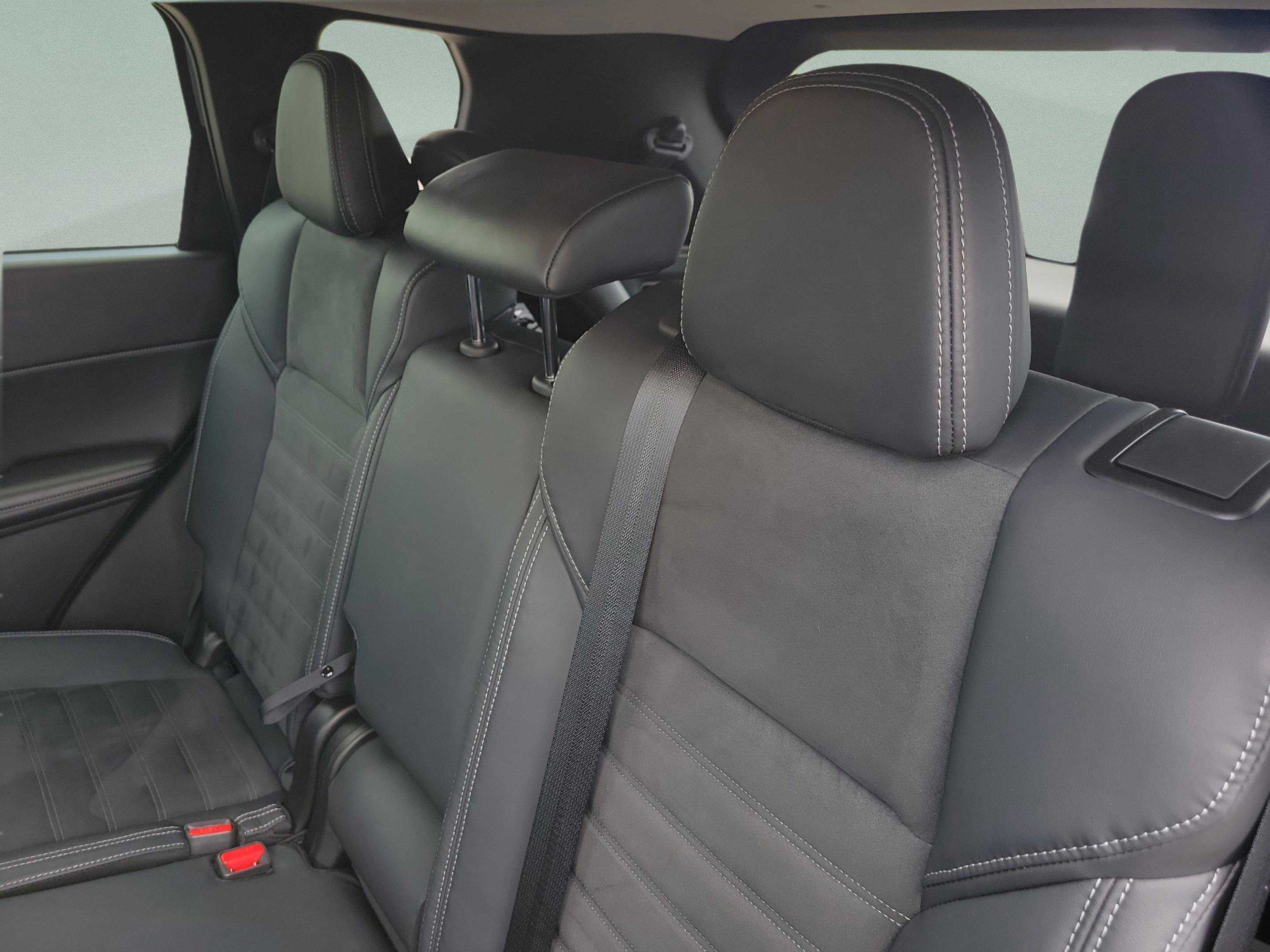 Used 2022 Mitsubishi Outlander SE image 13