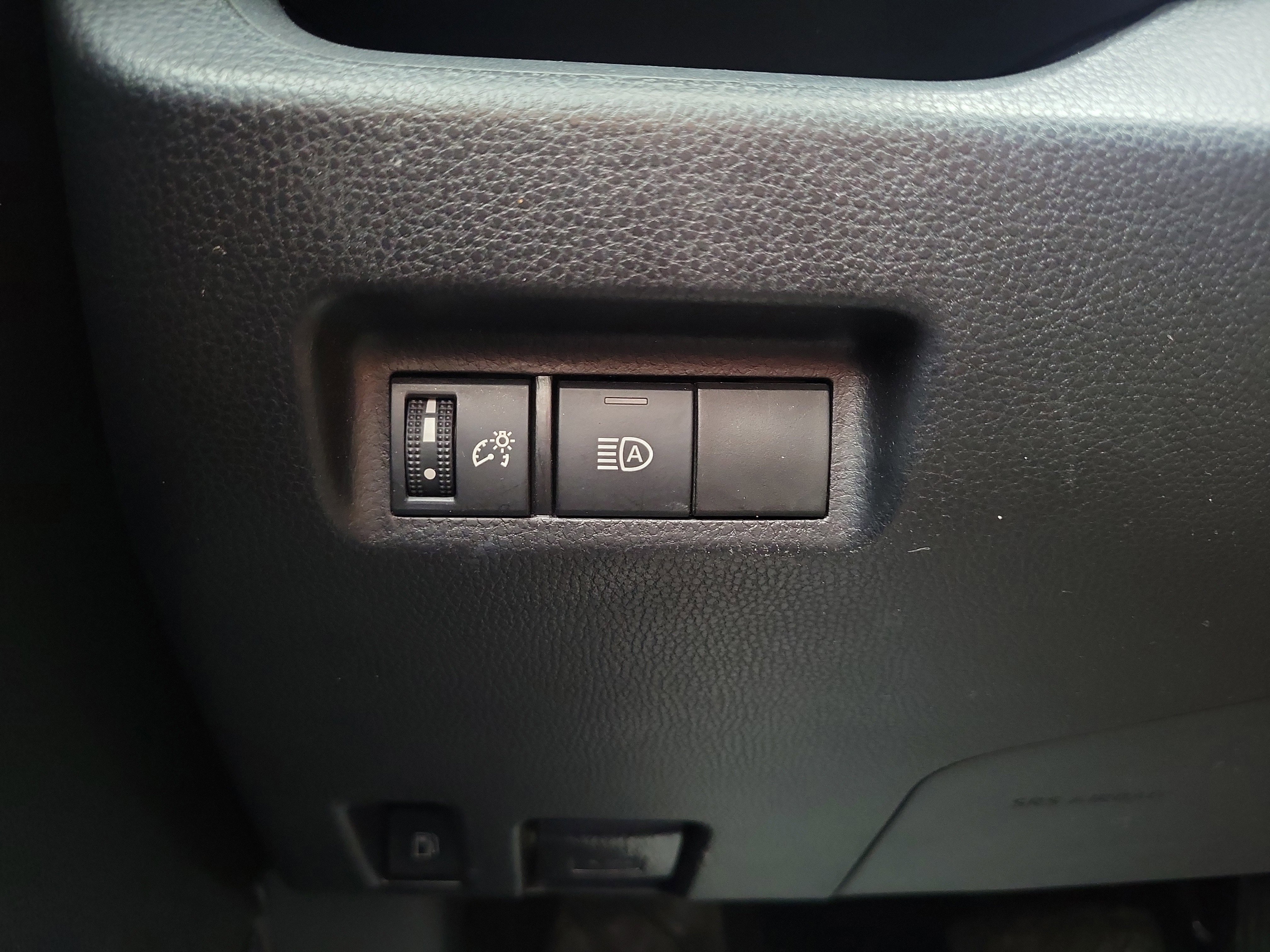 Used 2021 Toyota RAV4 LE image 20