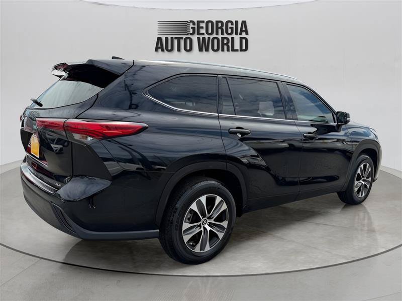 Used 2021 Toyota Highlander XLE FWD image 13