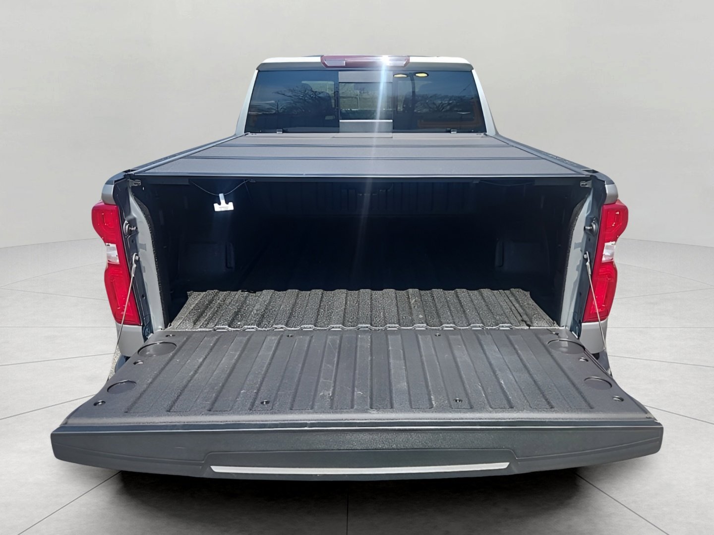 Used 2024 Chevrolet Silverado 1500 LTZ AWD/4WD image 9