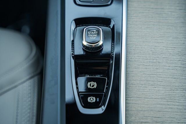 New 2026 Volvo XC60 B5 Plus w/ Climate Package image 27