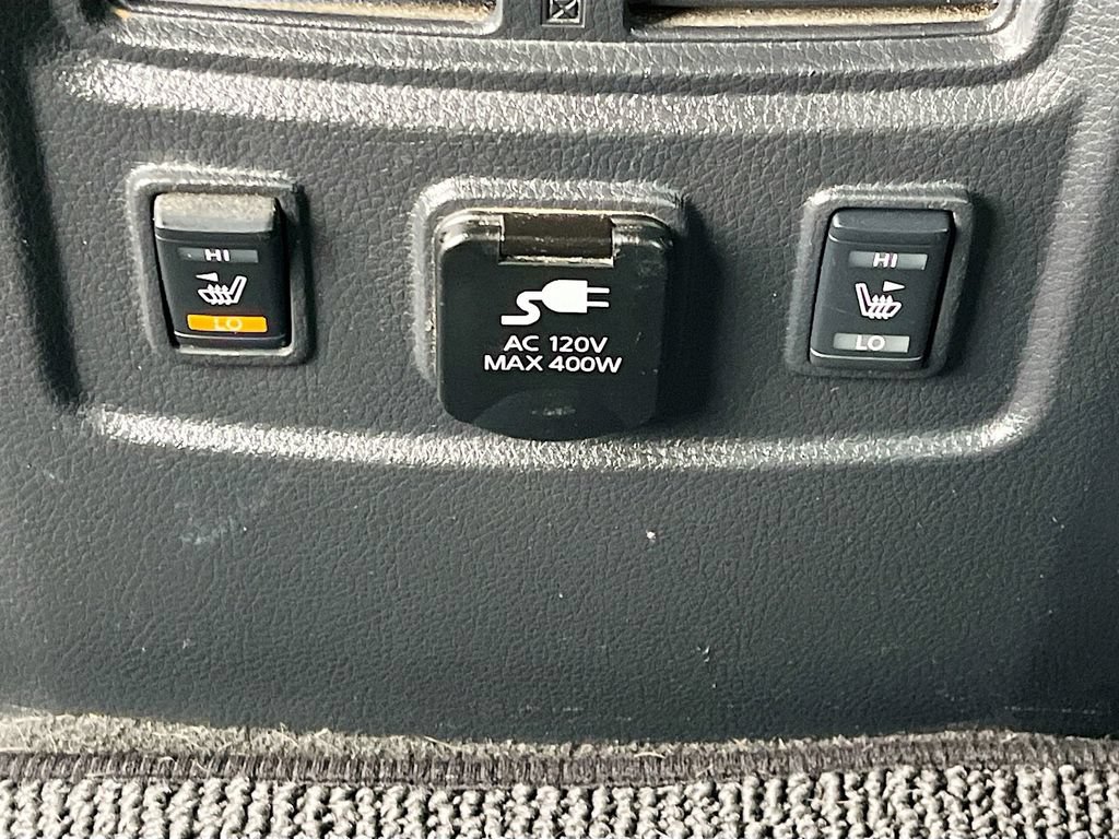 Used 2018 Nissan Titan PRO-4X w/ Pro-4x Convenience Package AWD/4WD image 25