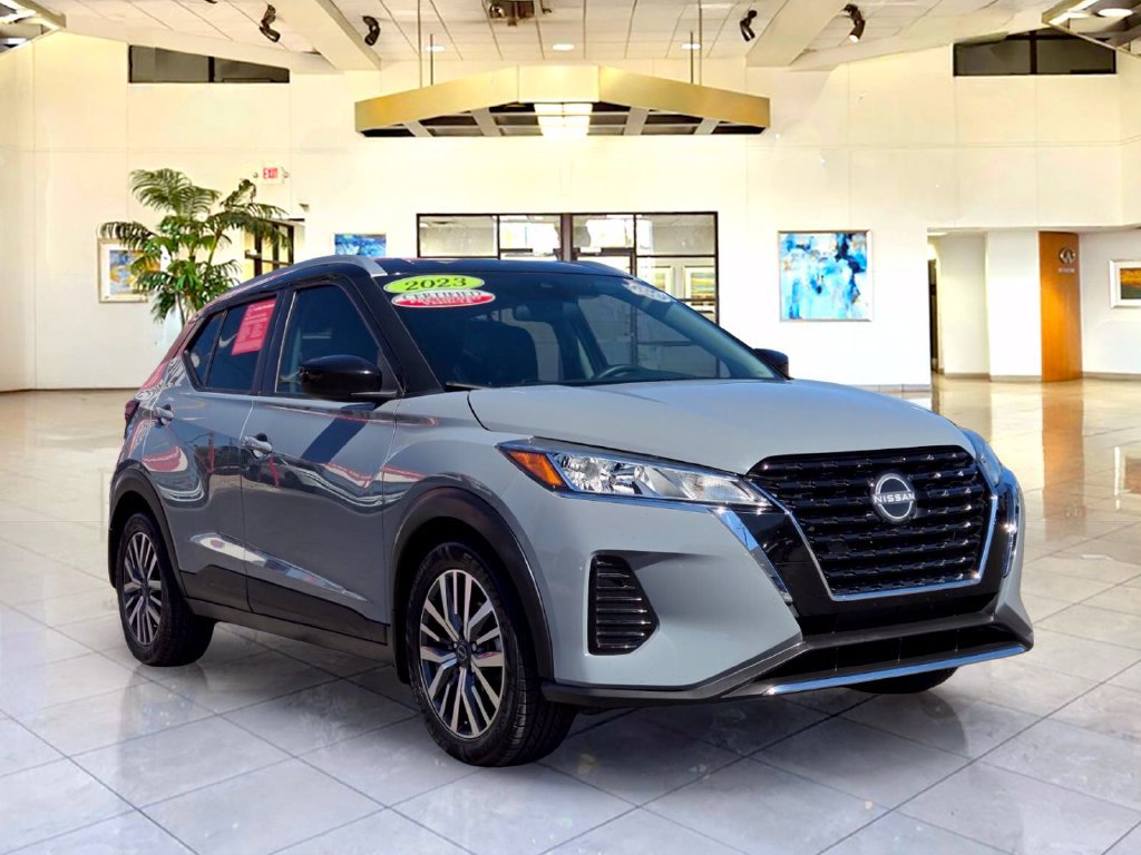 Used 2023 Nissan Kicks SV FWD image 3