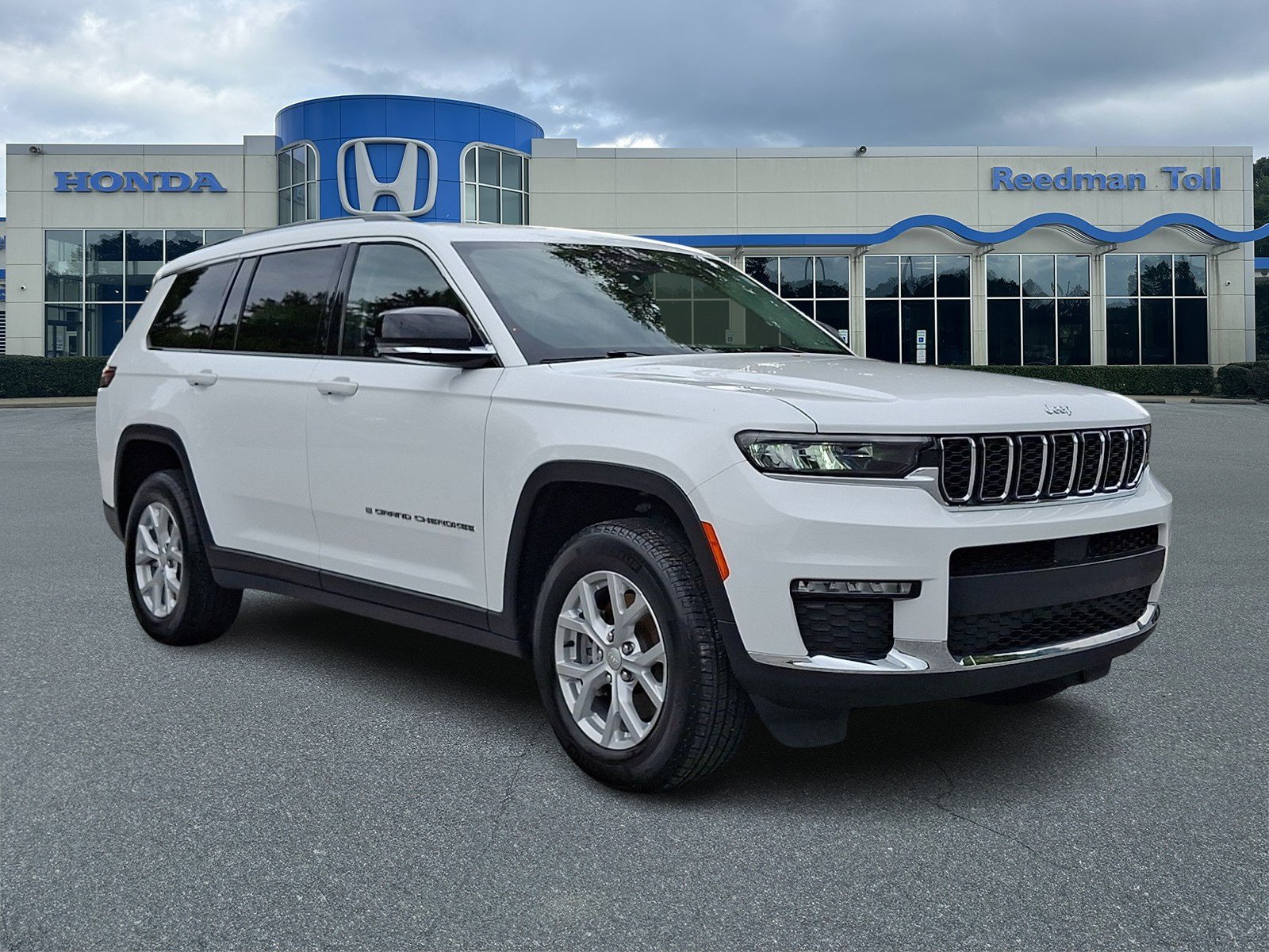 Used 2023 Jeep Grand Cherokee L Limited AWD/4WD image 1