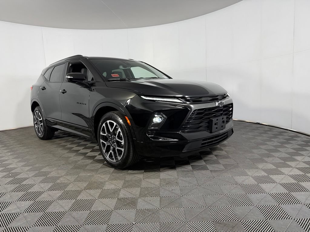 Used 2025 Chevrolet Blazer RS AWD/4WD image 4