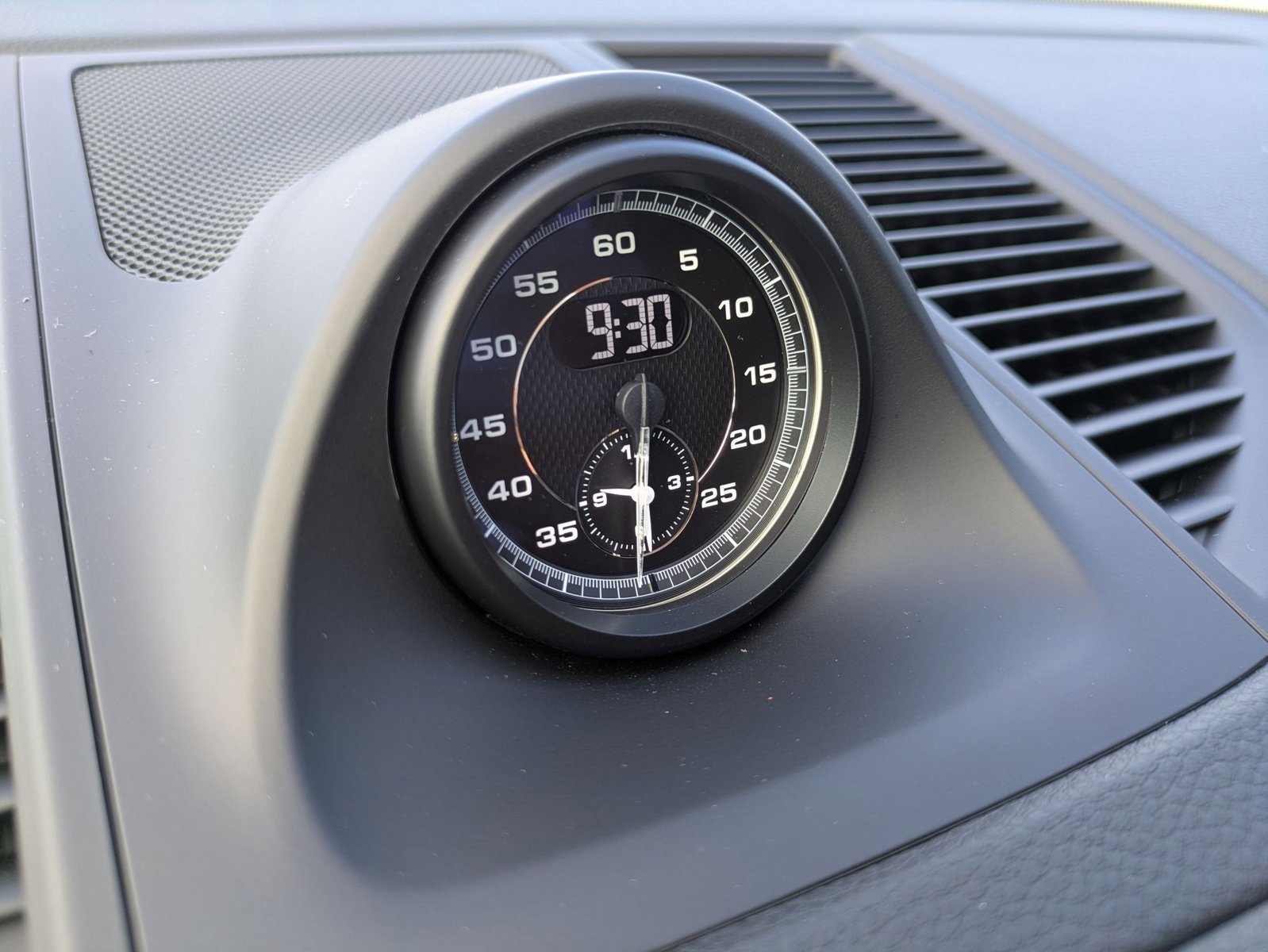 Used 2025 Porsche Macan S image 21