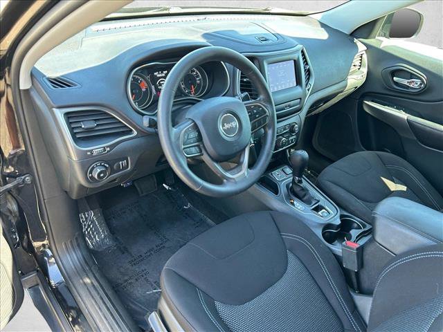 Used 2019 Jeep Cherokee Latitude w/ Popular Appearance Group FWD image 10