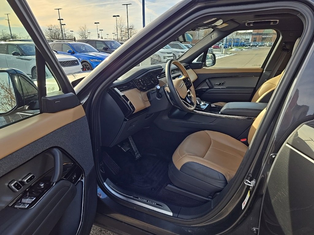 Used 2023 Land Rover Range Rover Sport SE Dynamic image 15