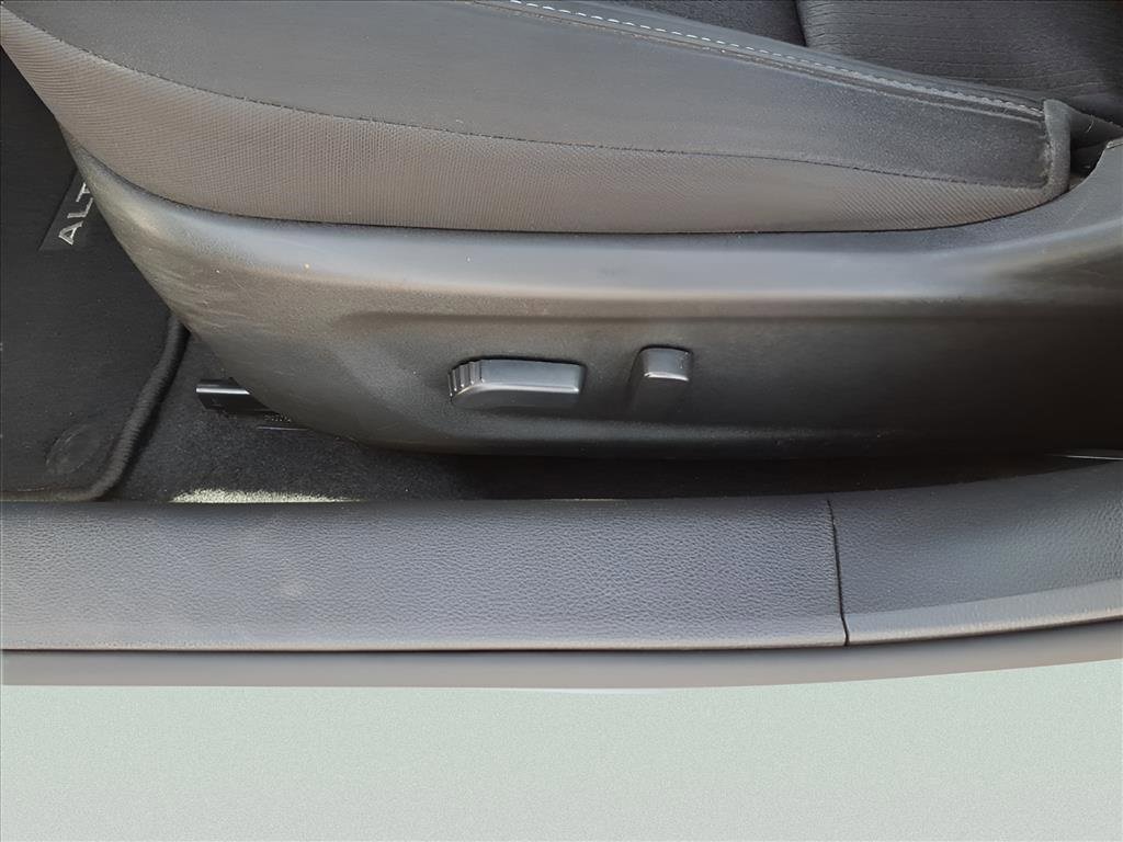 Used 2023 Nissan Altima 2.5 SV image 8